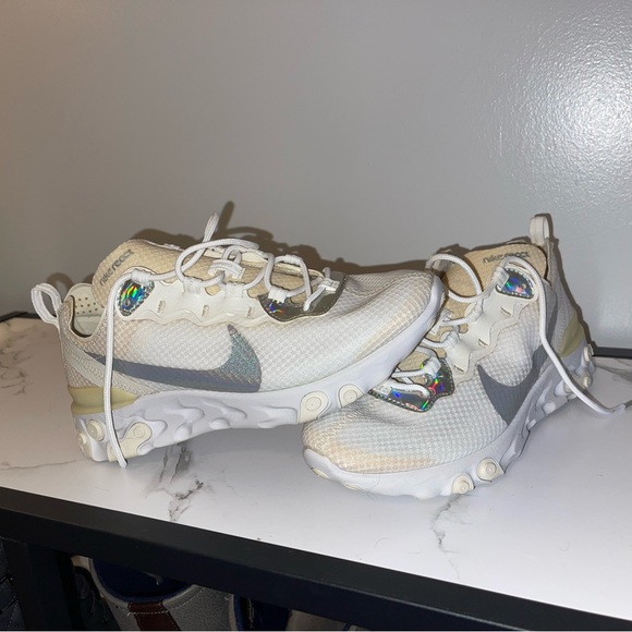 Nike React Women’s Size 9.5 Yellow/White/Gold Color Way - Picture 1 of 5